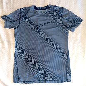 NikePro Fitted Dri-Fit black/gray tshirt